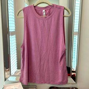 Lululemon tank top size 6, excellent condition